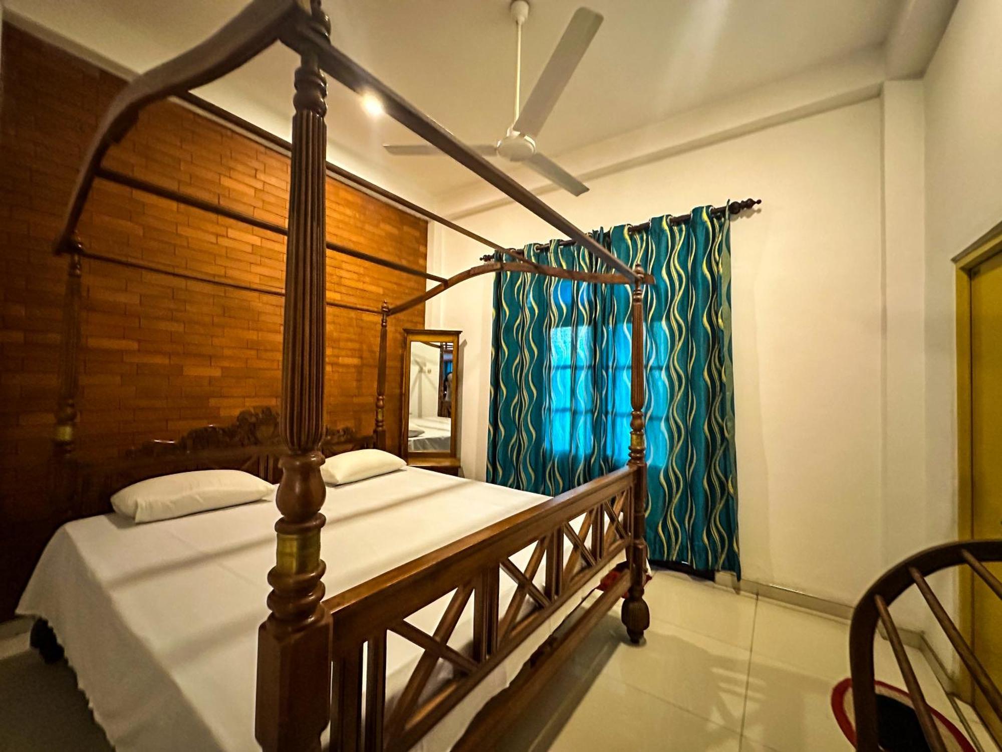 Hotel New Panda House Galle Habitación foto